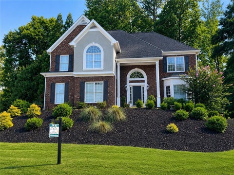 Homes For Sale - 5539 Hedge Brooke Drive<br/> Acworth, GA 30101