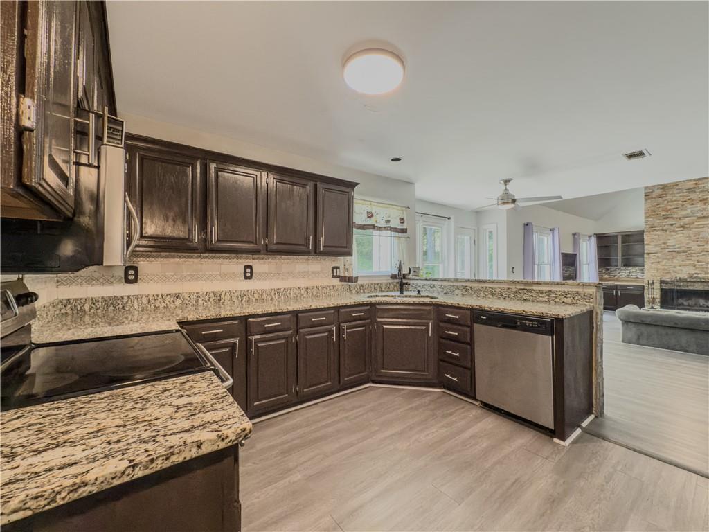 2478 Roseberry Lane, Grayson, Georgia image 12