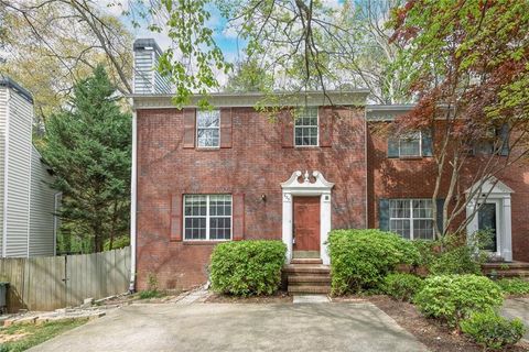 Townhouse For Sale - 635 Anderson Walk<br/> Marietta, GA 30062