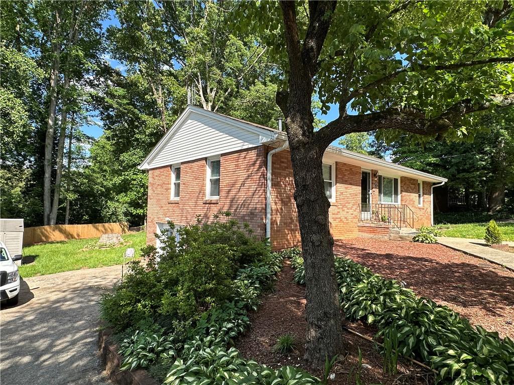 2059 Clearwater Drive, Marietta, Georgia image 3