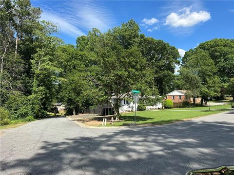 2059 Clearwater Drive SE Marietta GA 30067