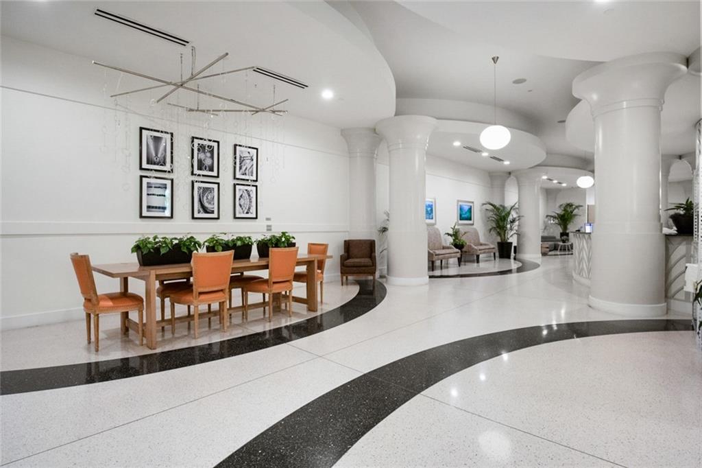 860 Peachtree Street NE 909