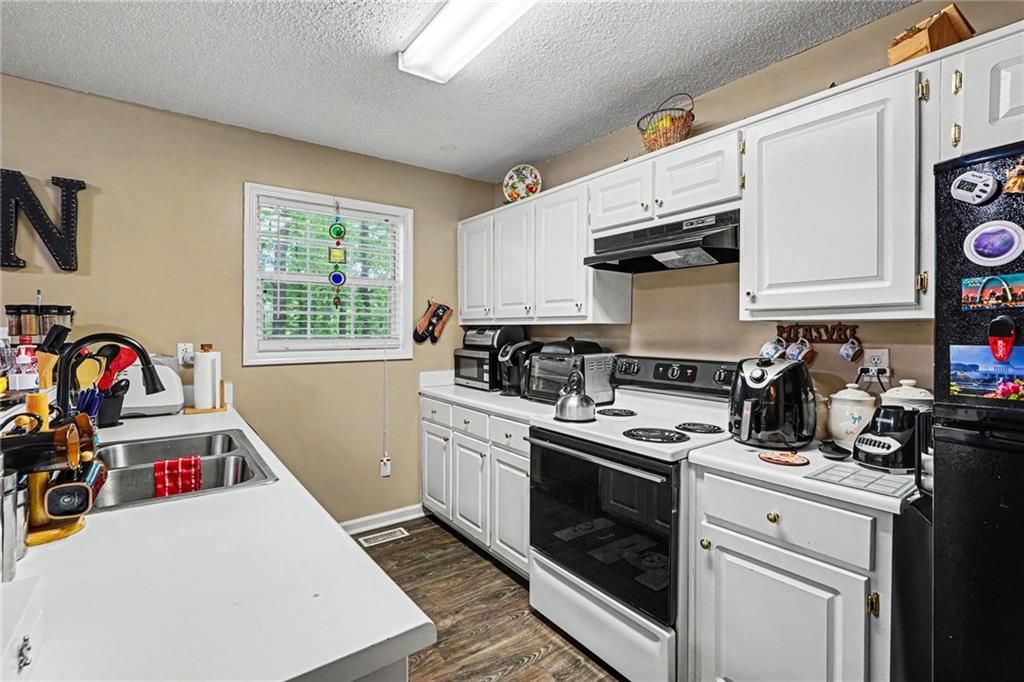 130 Bobolink Drive