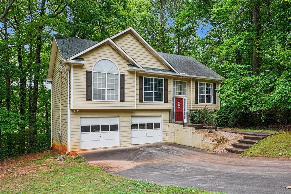 130 Bobolink Drive