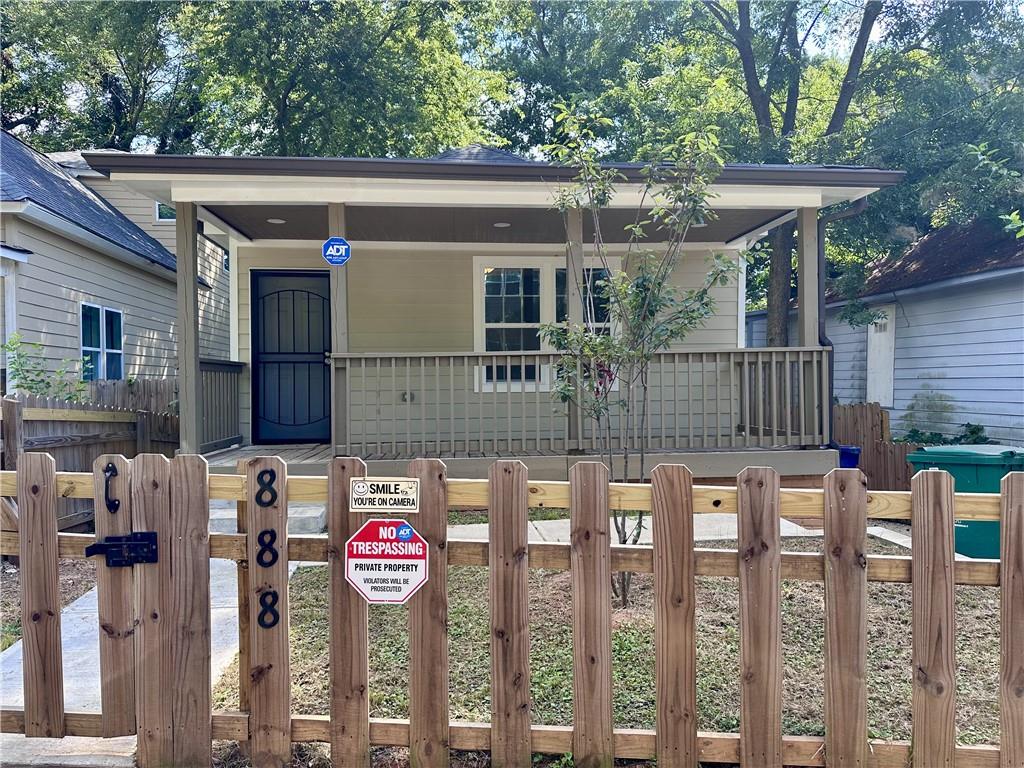 Welcome to your new home in one of Atlanta’s fastest-growing neighborhoods! This beautifully built property offers modern living in an unbeatable location, just minutes from Downtown, Midtown, Mercedes-Benz Stadium, and steps from the Atlanta Beltline.
Property Highlights:
-Brand-new construction in the Pittsburgh neighborhood
-Close to the Beltline, parks, dining, and major Atlanta attractions
-Private fenced lot with spacious front, side, and back yards
-Abundant natural lighting throughout the home
-Covered front porch perfect for relaxing or entertaining
-New carpets, flooring, and updated bathrooms
-Affordable price point in an up-and-coming community
-Move-in ready — just bring your vision and make it home!