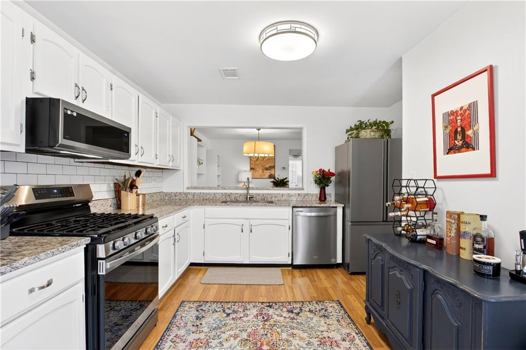 1138 Weatherstone Drive NE