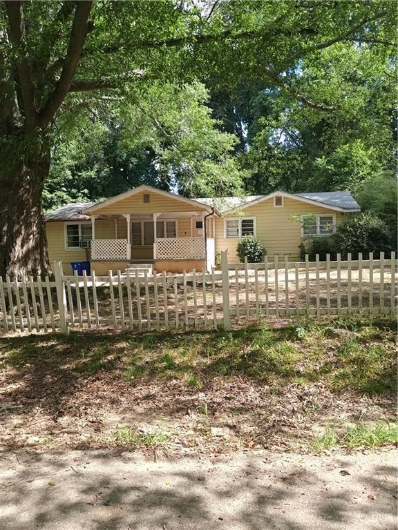 Great investment opportunity in an established neighborhood in Union City! Fix it up and rent it out or make this your dream home! Ranch home at the end of a quiet street. Three bedrooms, one and a half baths, front porch and a back deck for outdoor enjoyment. Don't miss out on this opportunity!