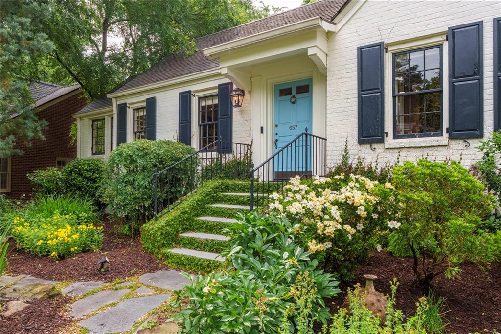 657 E Paces Ferry Road NE
