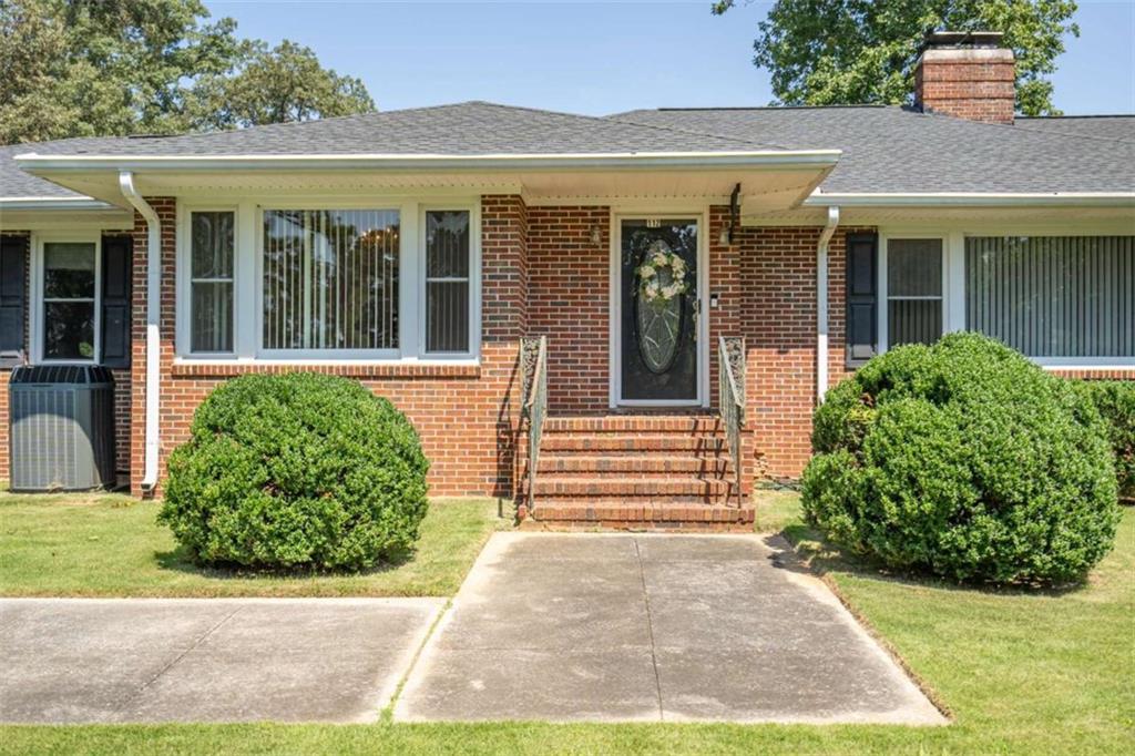 112 College Circle