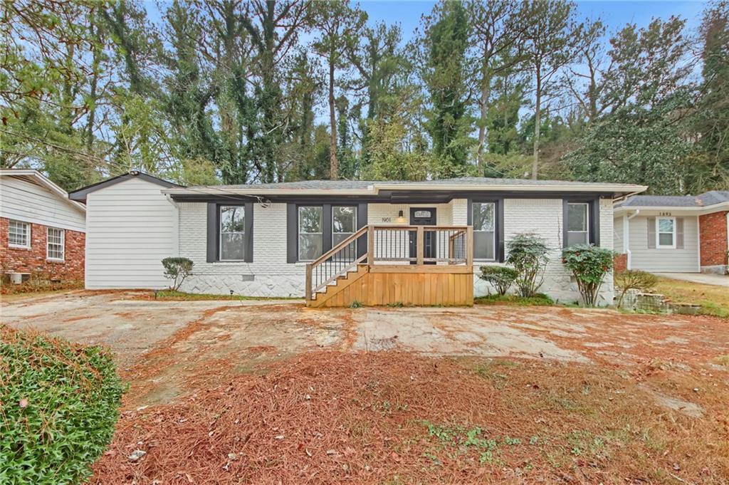 1901 Windsor Drive SW