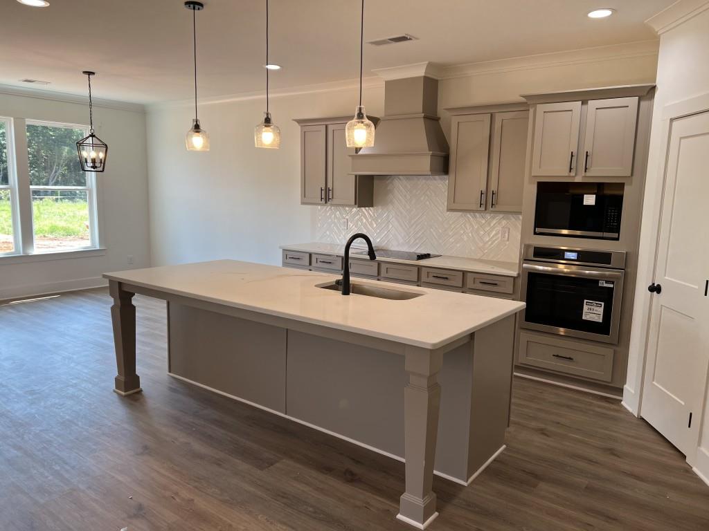 93 Tomahawk Trail