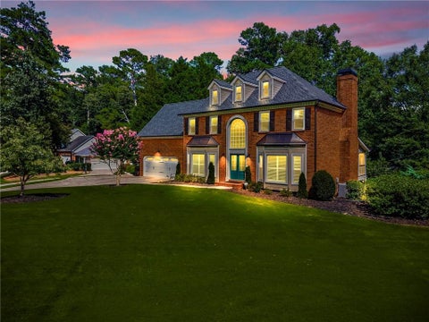 Homes For Sale - 8325 Riverbirch Drive<br/> Roswell, GA 30076