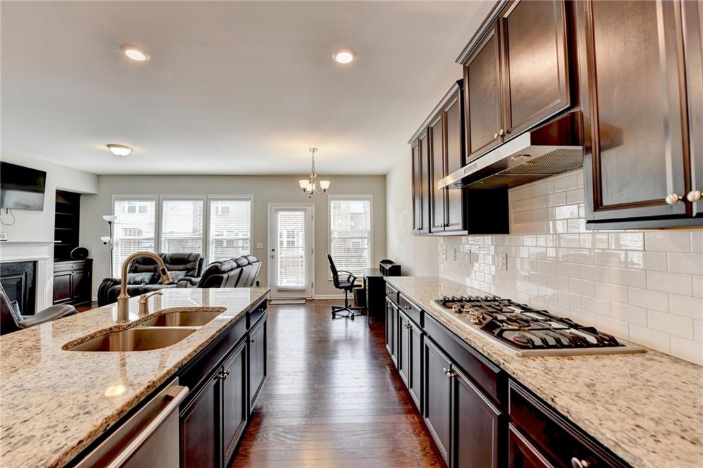 810 Sunset Park Drive, Suwanee, Georgia image 17