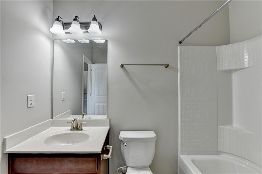 810 Sunset Park Drive, Suwanee, Georgia image 24