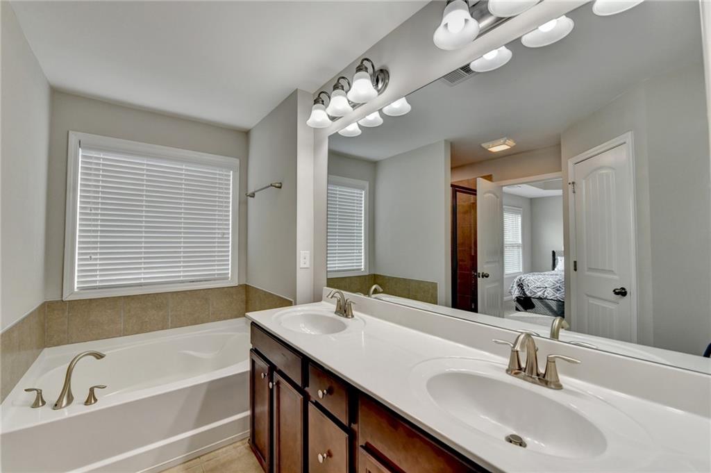 810 Sunset Park Drive, Suwanee, Georgia image 29
