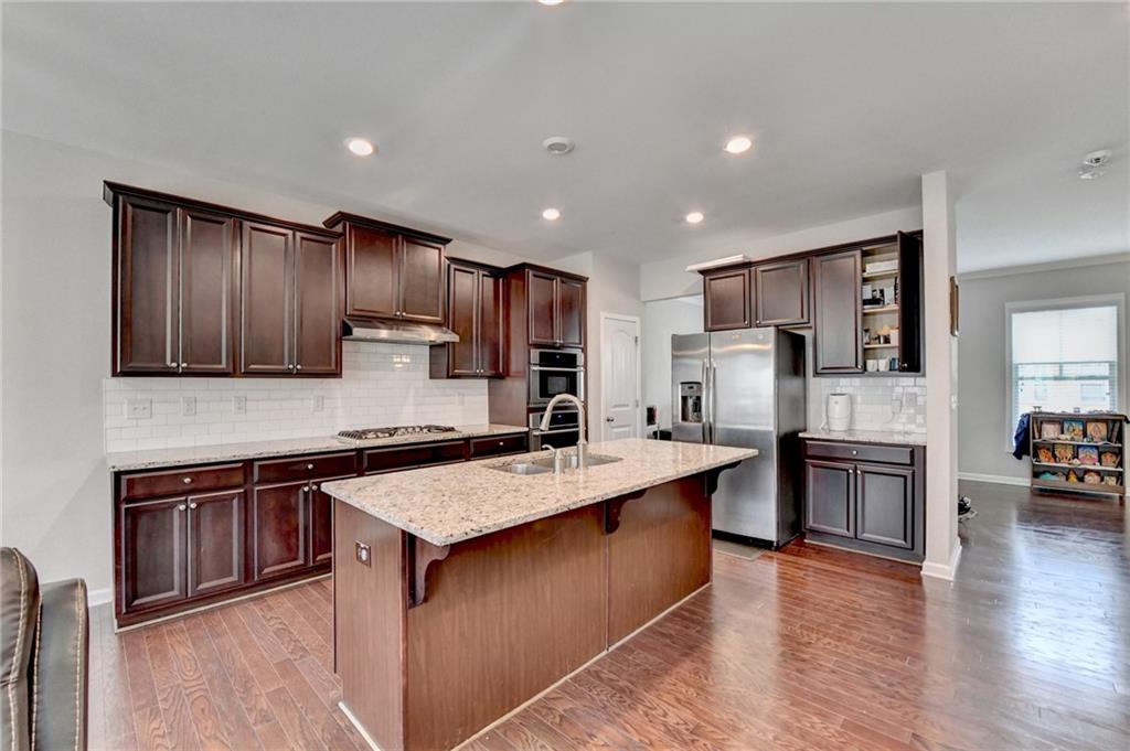 810 Sunset Park Drive, Suwanee, Georgia image 14