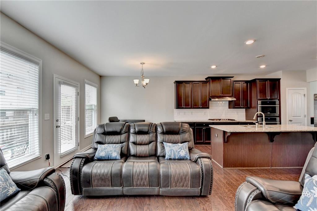 810 Sunset Park Drive, Suwanee, Georgia image 12