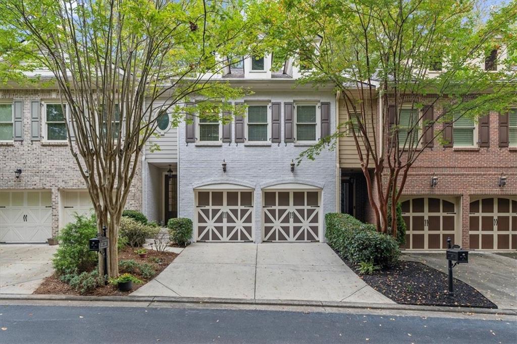 2642 Long Pointe