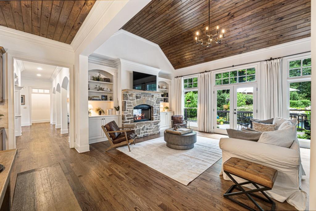 335 Marshalls Cove