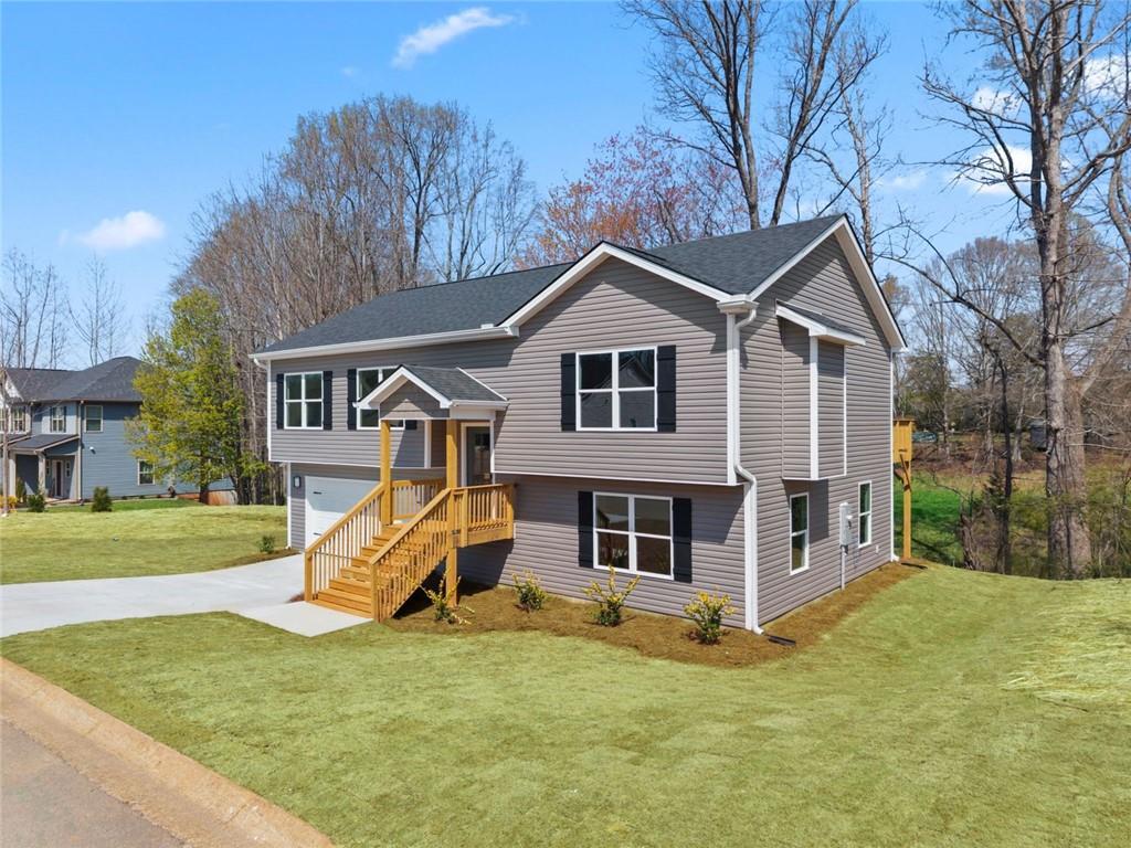 226 Highland Pointe Drive