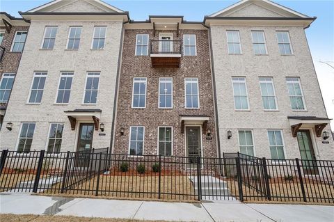 Townhouse For Sale - 1019 Crown Oak Street #51<br/> Johns Creek, GA 30022