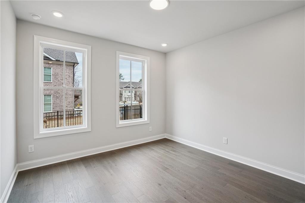 1019 Crown Oak Street 51