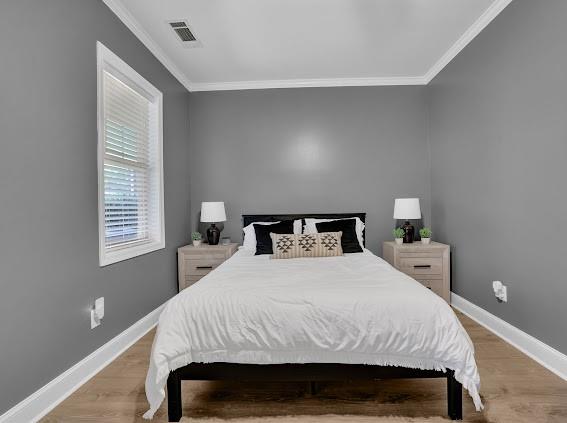 1960 Sterling Oaks Circle NE