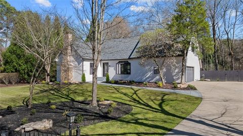 Homes For Sale - 4562 Columns Drive<br/> Marietta, GA 30067