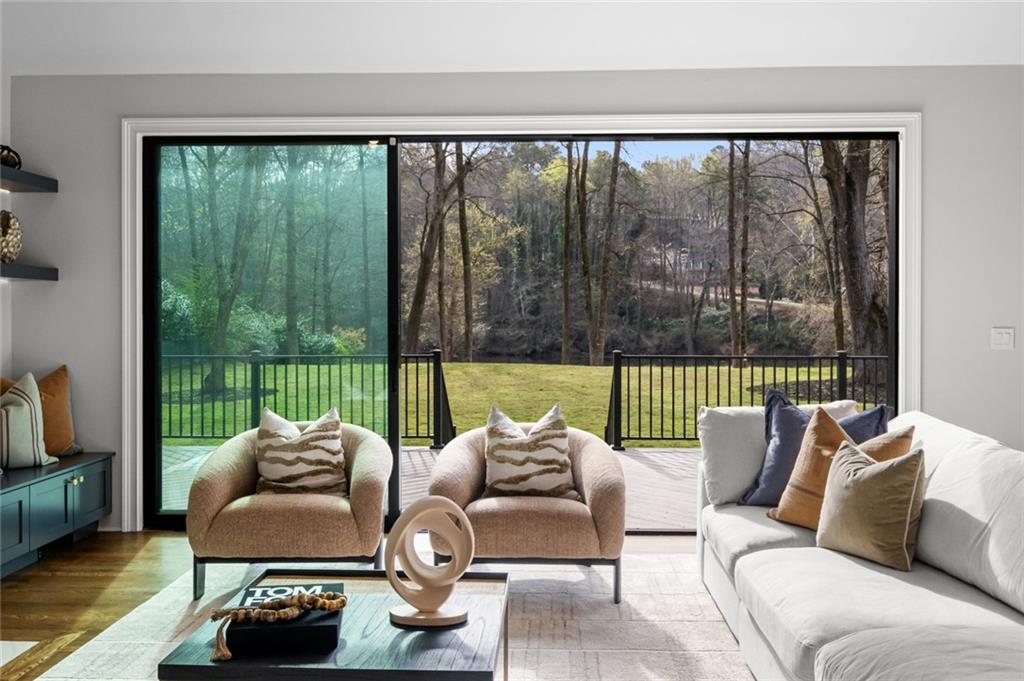 4562 Columns Drive SE