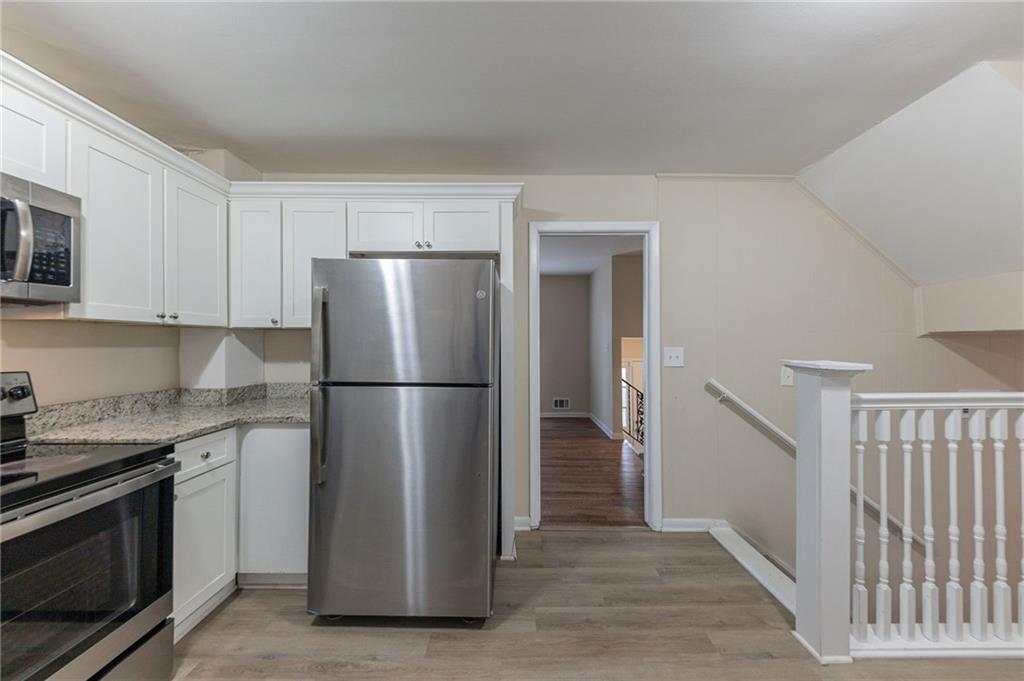 3390 Glenview Circle, Atlanta, Georgia image 9