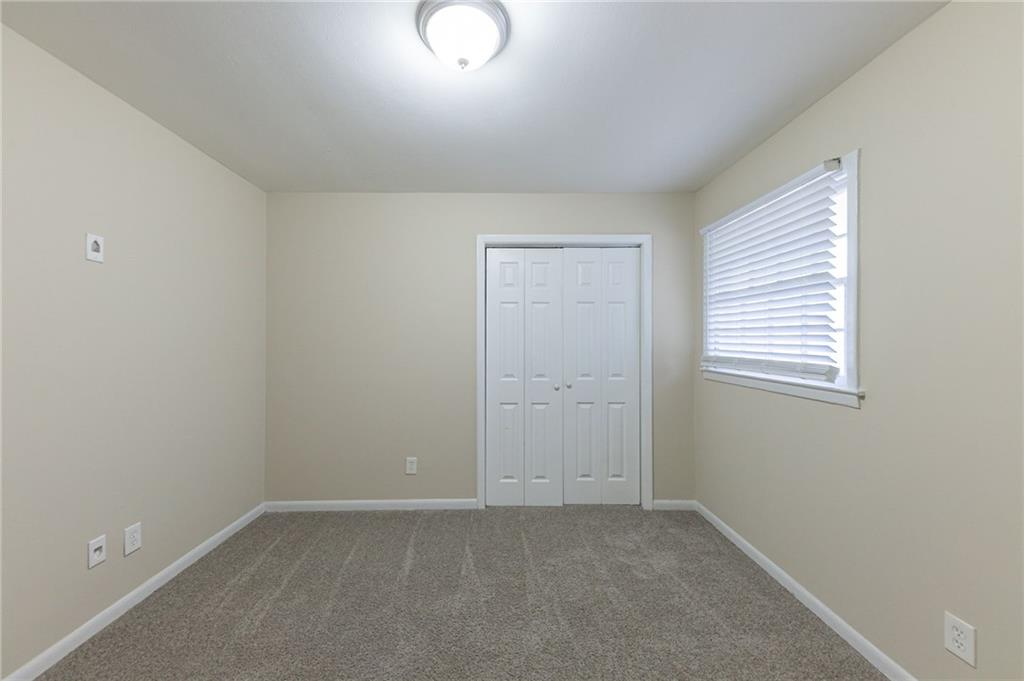 3390 Glenview Circle, Atlanta, Georgia image 17