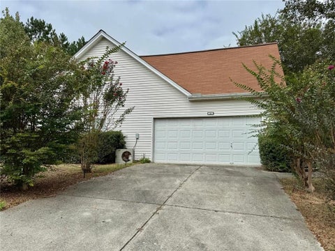 Homes For Sale - 1431 Log Cabin Lane<br/> Lawrenceville, GA 30045