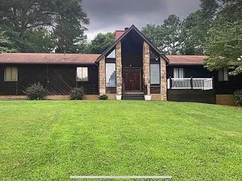 A home in Douglasville