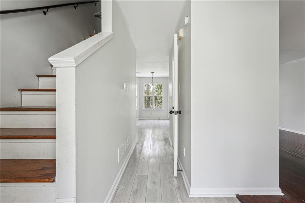 2205 Dresden Green, Kennesaw, Georgia image 3