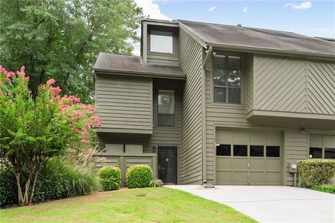 Photo of 1097 Creatwood Circle SE, Smyrna, GA 30080 (MLS # 7632315)