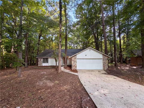Homes For Sale - 670 Marsh Court<br/> Clayton County, Jonesboro, GA 30238