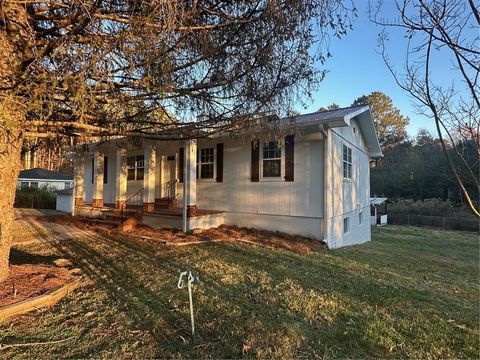 A home in Adairsville