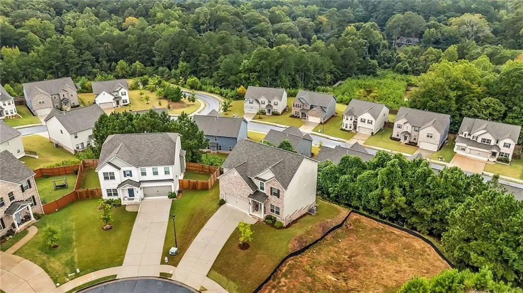 Atlanta, Georgia 30331, United States, 4 Bedrooms Bedrooms, ,3 BathroomsBathrooms,Residential,Active,205392