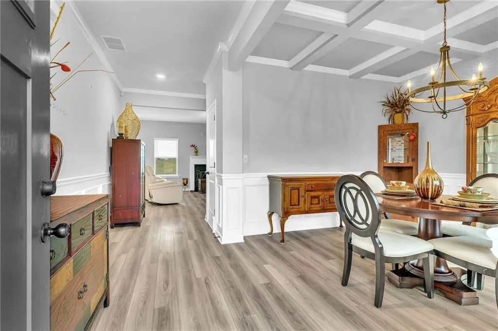 Atlanta, Georgia 30331, United States, 4 Bedrooms Bedrooms, ,3 BathroomsBathrooms,Residential,Active,205392