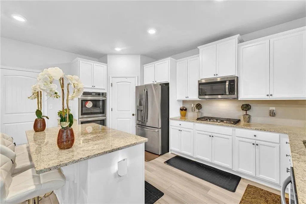 Atlanta, Georgia 30331, United States, 4 Bedrooms Bedrooms, ,3 BathroomsBathrooms,Residential,Active,205392