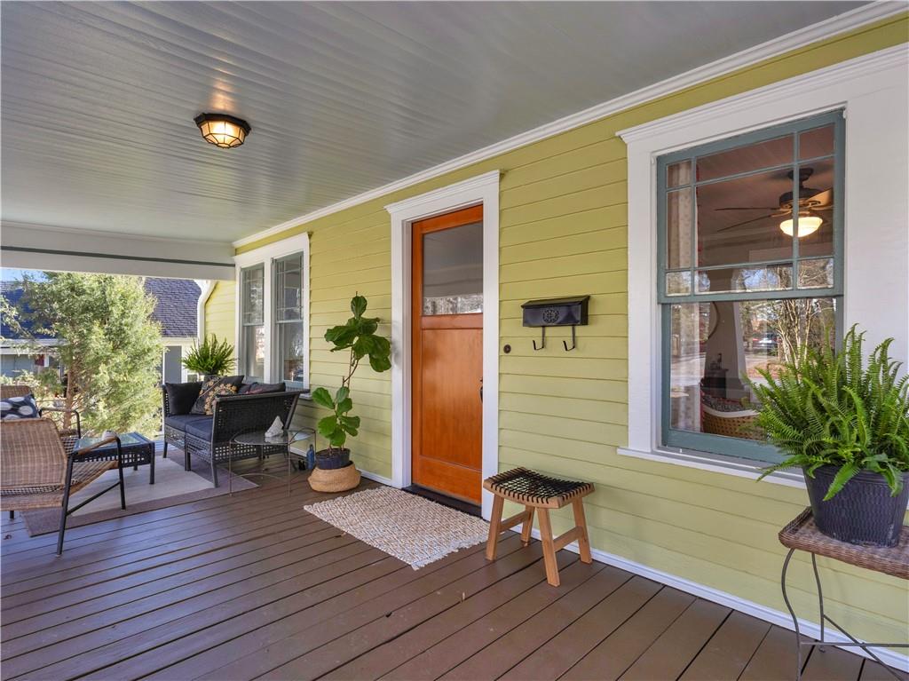 719 Stokeswood Avenue SE