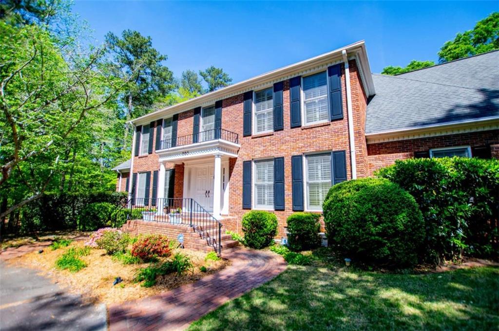 203 S Ole Hickory Trail S