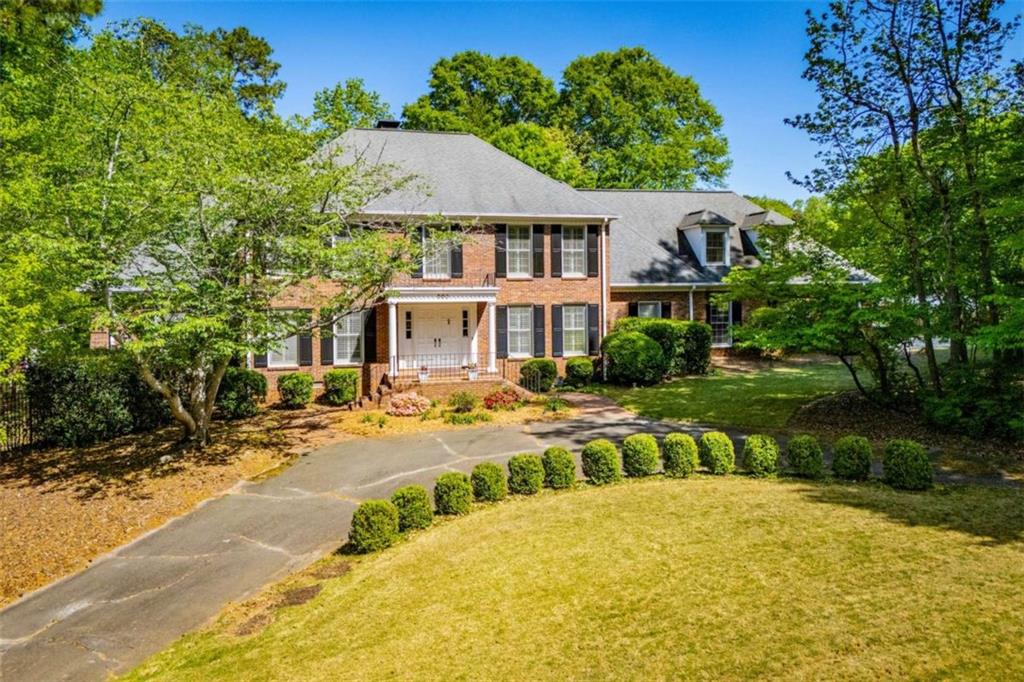 203 S Ole Hickory Trail S