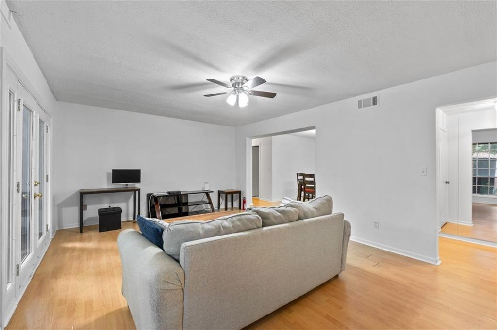 6851 Roswell Road D28