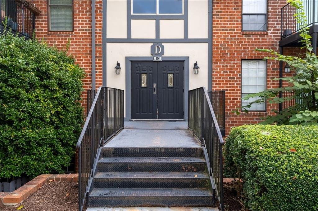 6851 Roswell Road D28