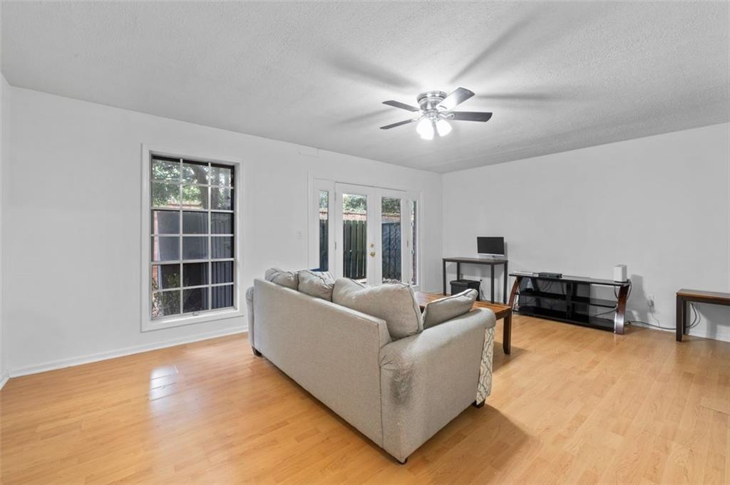 6851 Roswell Road D28