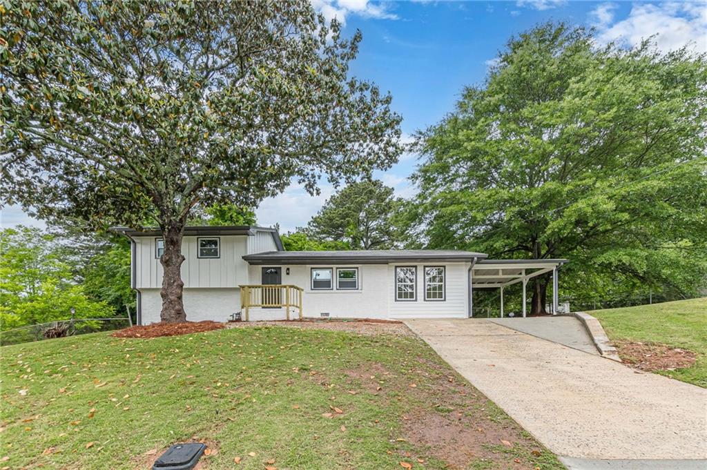 8285 Hemlock Drive
