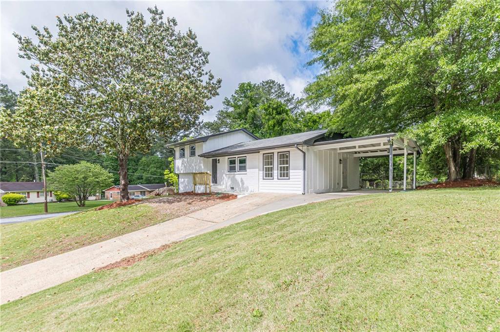 8285 Hemlock Drive