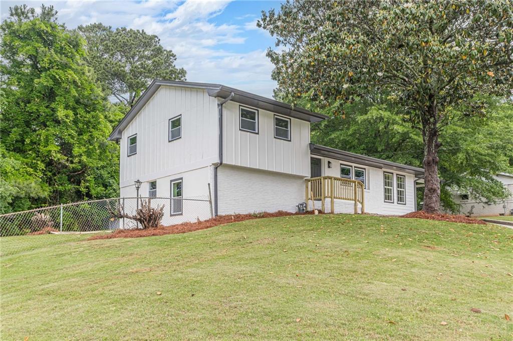 8285 Hemlock Drive