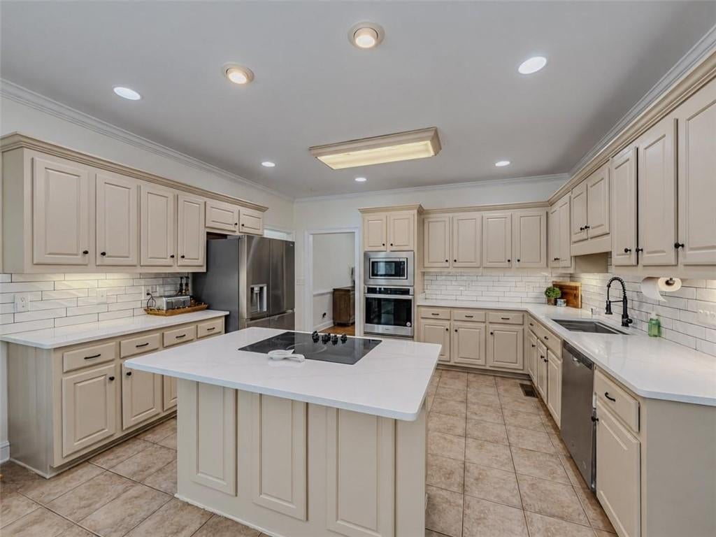 149 Robson Trail